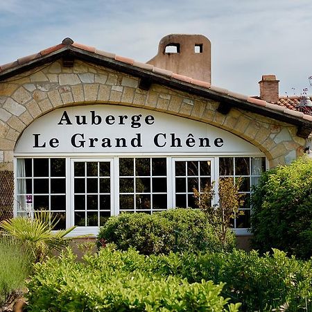Auberge Du Grand Chene Sillans la Cascade Bagian luar foto