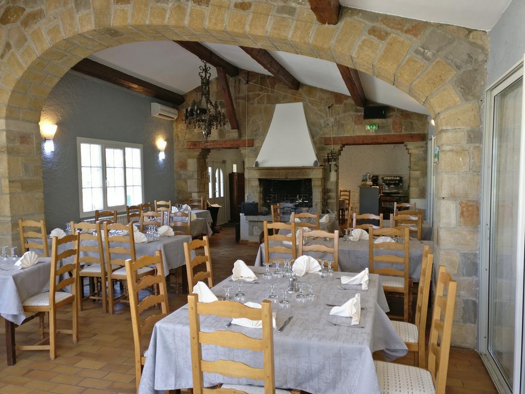 Auberge Du Grand Chene Sillans la Cascade Bagian luar foto